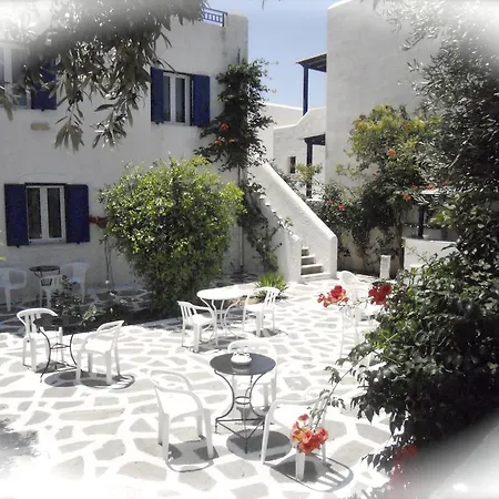 Alexandros Apartments Парос