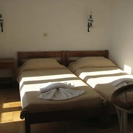 Alexandros Apartments Апартаменты